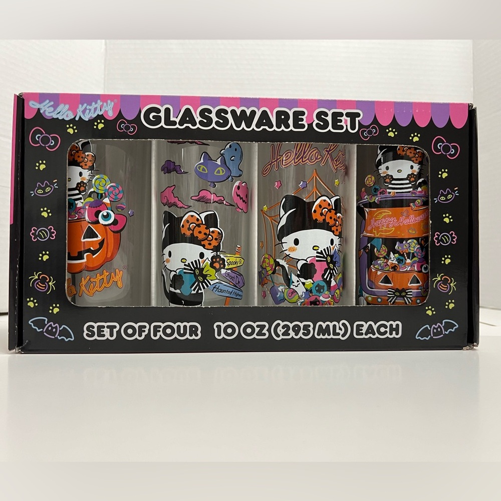 NIB Hello Kitty Halloween themed set of 4 glassware cups 10 oz each